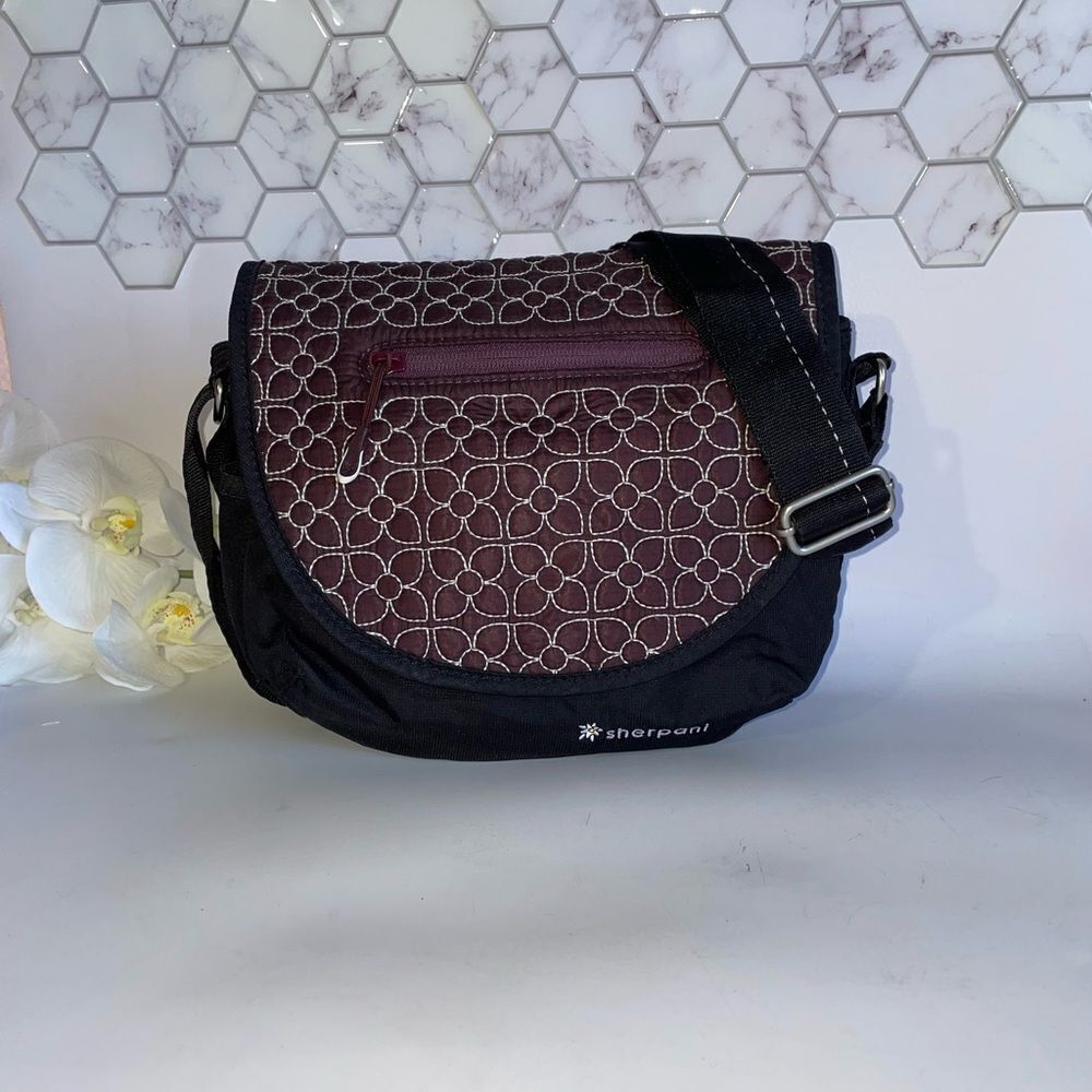 Sherpani Black and Burgundy Crossbody Bag